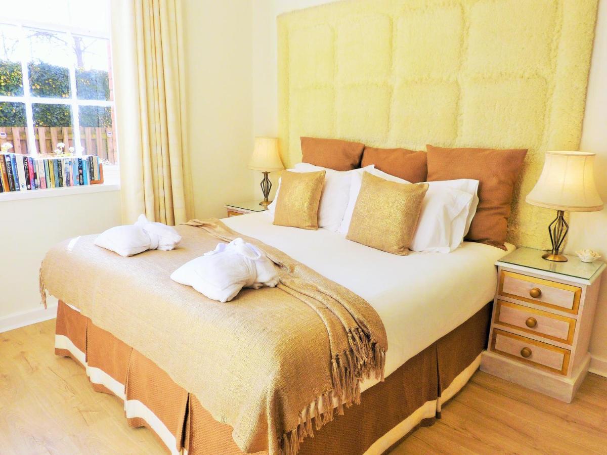 Apartemen County House Retreat